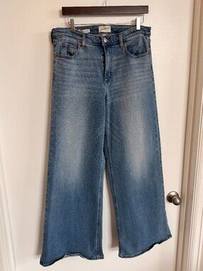 Wide-leg Jeans